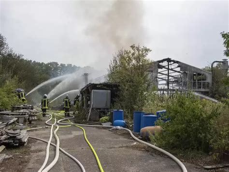 Großbrand im Schaidter Sägewerk Bahnlinie gesperrt verletzte Person