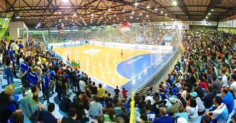 Vá ao estádio apoie o Foz Cataratas Futsal no Caldeirão Azul