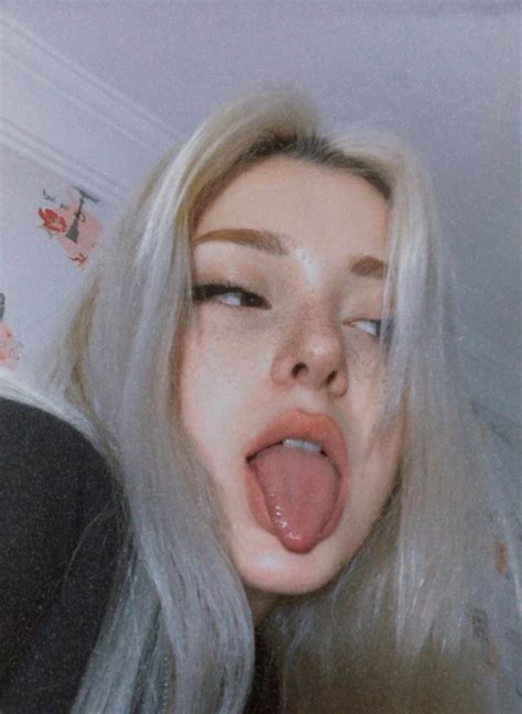 Girl With Tongue Out Aesthetic Bad Girl Aesthetic Aesthetic Grunge