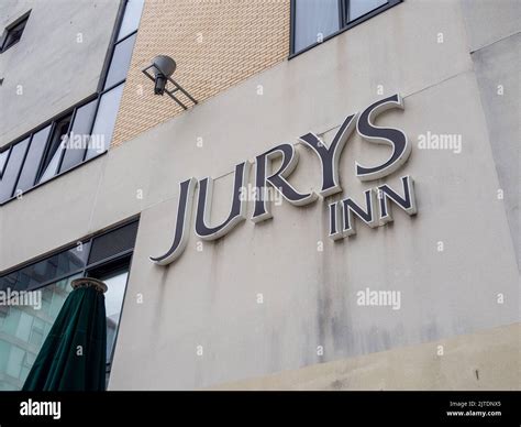 Frontage and signage for Jurys Inn Hotel, Milton Keynes ...