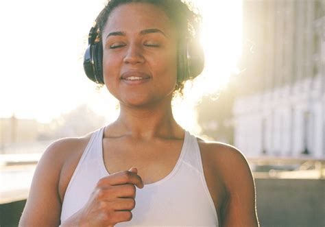 Hot Girl Walk La Nouvelle Tendance Tiktok Pour Booster Sa Confiance Elle