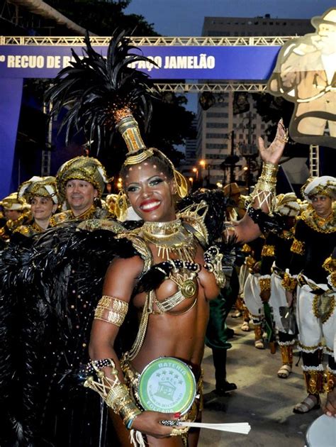 Naked Cris Alves In Cubango 2014