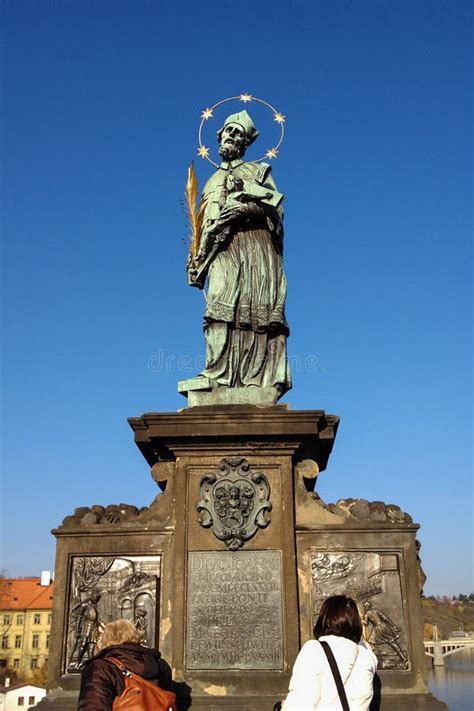 Estatua De Juan De Nepomuk En Praga Imagen Editorial Imagen De