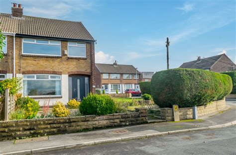 3 Bed Semi Detached House For Sale In Ashwood Gardens Morley Leeds