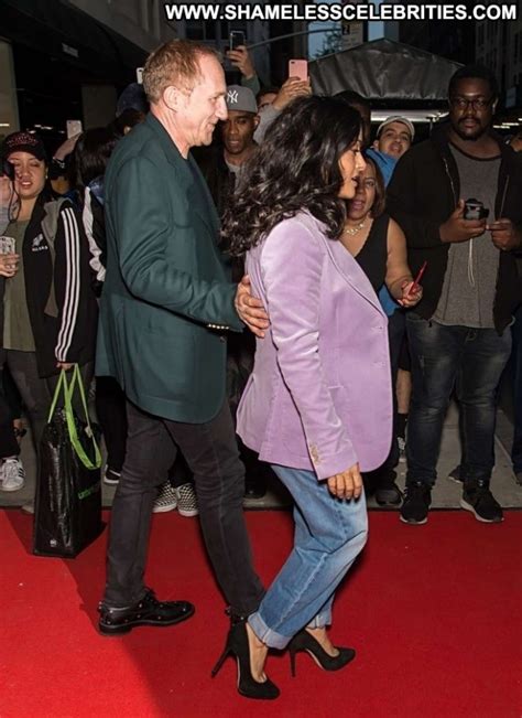 Salma Hayek New York Celebrity Babe Posing Hot Paparazzi Beautiful