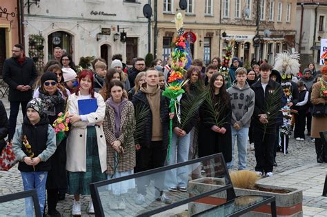 Niedziela Palmowa Na Sandomierskim Rynku Byli Wierni Z Ca Ej