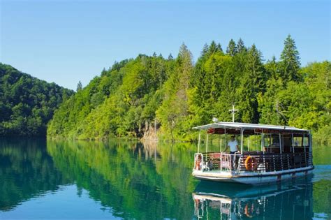 Zagreb To Split Group Transfer With Stop At Plitvice Lakes Gray Line