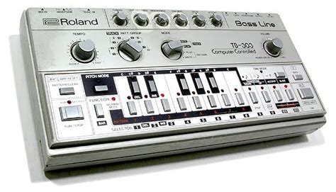 Roland TB 303 bass line = classic | Synthesizer, Drum machine, Roland ...