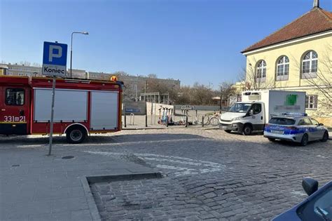 Horror W Metrze Stacja Ratusz Arsena Zamkni Ta Pasa Er Rzuci Si