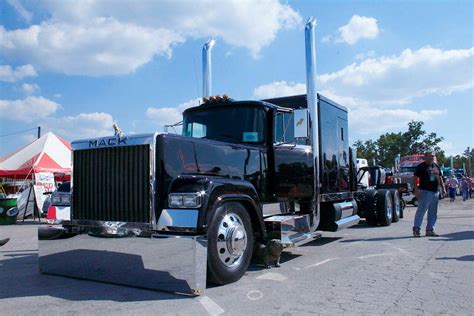 Mack Superliner custom slammed Mack Trucks, Semi Trucks, Big Trucks ...