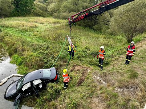 Technischer Einsatz T Fahrzeugbergung Am Ein Pkw Musste