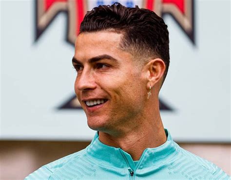 35 Best Cristiano Ronaldo Hairstyles Haircuts And Colors 2024 Update