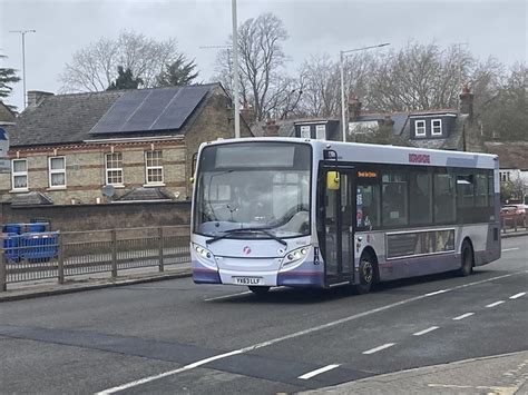 First Berkshire The Thames Valley Buses First Beeline Buses Flickr