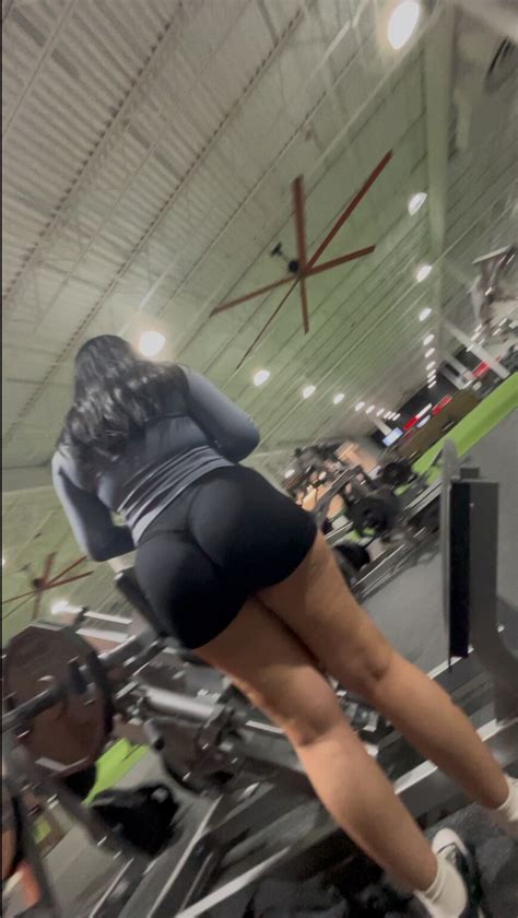 Latina At The Gym With BIG Ass OC Spandex Leggings Yoga Pants Forum