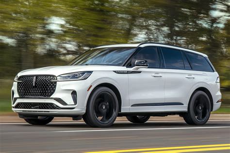 The 2026 Lincoln Aviator® Three-Row Midsize Luxury SUV