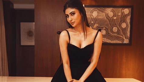 Mouni Roy Hot Sexy Pictures Latest Images New Gallery