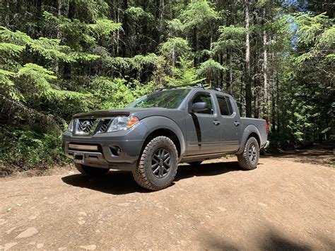 Nissan Frontier 4x4 Lifted