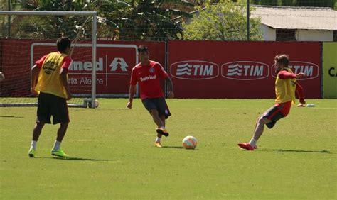 Treino confirma retorno de Aránguiz mas deixa mistério sobre time para 5ª