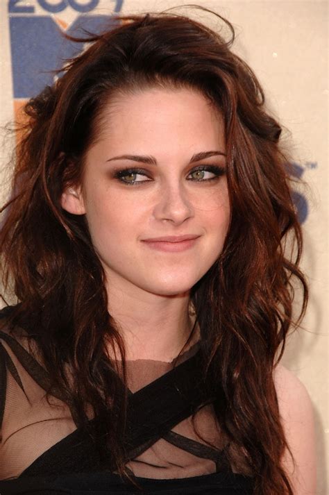 See Kristen Stewart’s Beauty Evolution From Twilight To Today