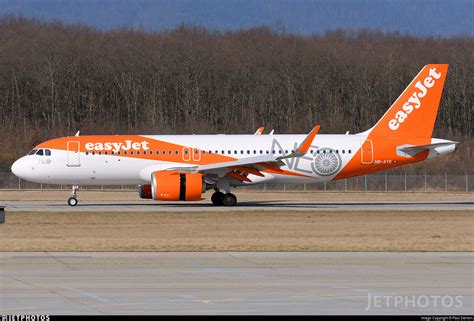 HB AYE Airbus A320 251N EasyJet Switzerland Paul Denton JetPhotos