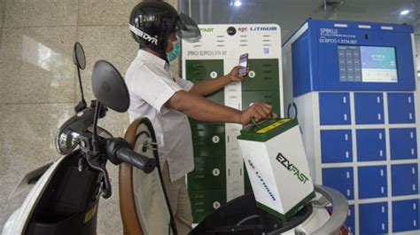 Gojek Uji Coba Komersial 500 Motor Listrik Di Jaksel Tersedia Cabinet