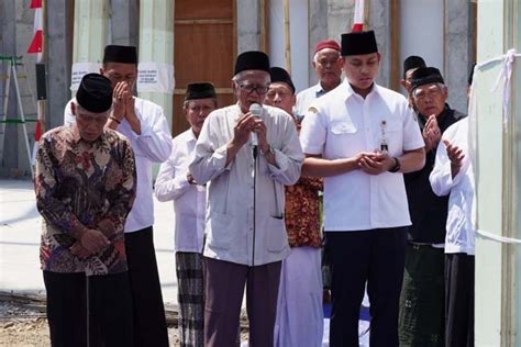 Pemasangan Soko Guru Masjid Agung Tetap Mempertahankan Aspek Sejarah