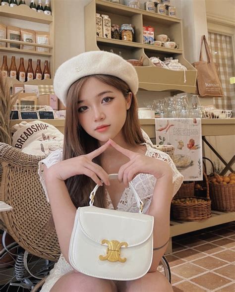 Hot girl chuyên Hùng Vương báo Trung khen ngợi nức nở giờ ra sao