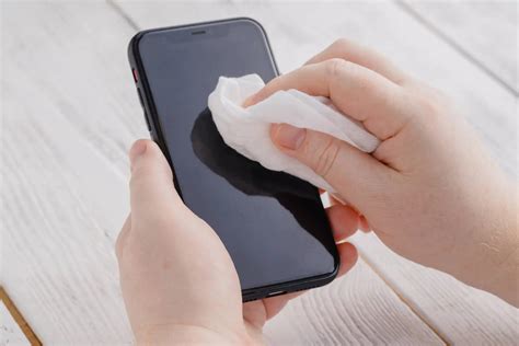 How To Properly Clean Your Phone S Speakers Get Set Clean