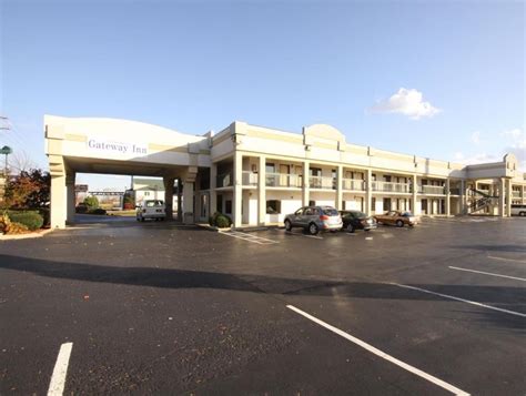 Gateway Inn and Suites Clarksville Hotel (Clarksville (TN)) - Deals ...