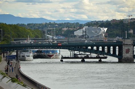 Les Ponts de Lyon | SkyscraperCity Forum