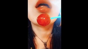 Iara Chupando Um Pirulito Rosado Imaginando Aquela Rola Deliciosa Xvideos