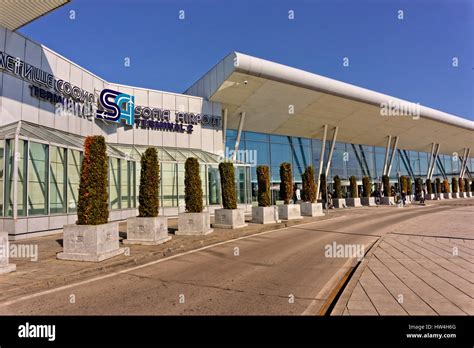 Sofia airport bulgaria hi-res stock photography and images - Alamy