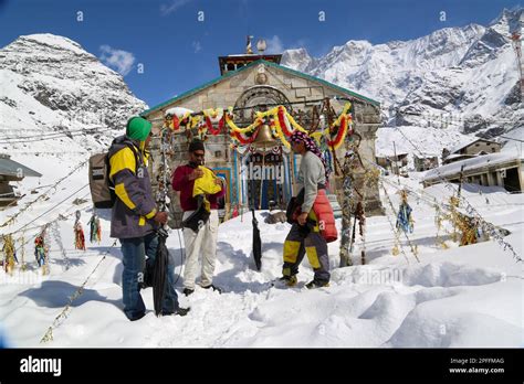 Kedarnath Temple Shrine Covered With Snow Kedarnath Temple Is A Hindu