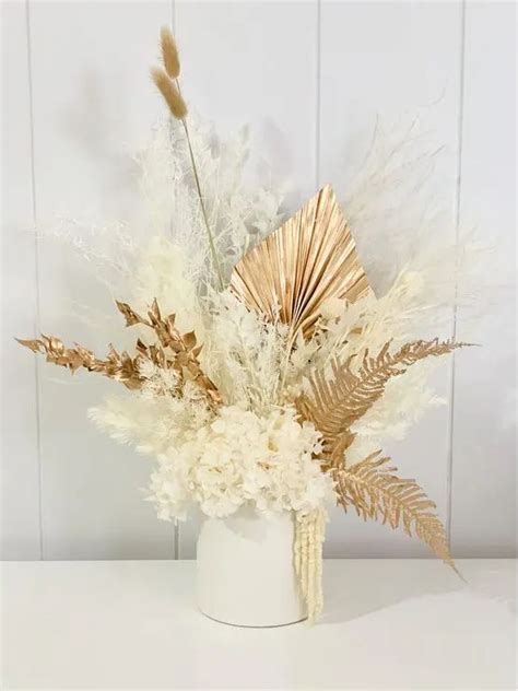 52 Dried Fall Flower Arrangements That Wow Shelterness