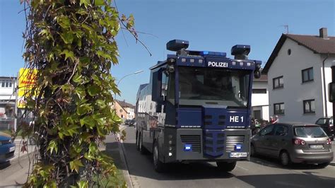 Wasserwerfer Der Polizei Im Einsatz Gro Brand In Forst Baden