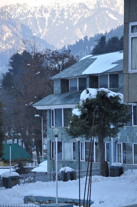 Hotel Woodstock Pahalgam In Winters Hotel Woodstock Pahalgam