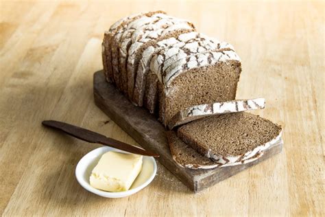 Le proprietà del pane di segale i benefici e come portarlo in tavola