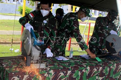 Pemusnahan Senjata Rakitan Milik Warga Eks Timor Timur Antara Foto