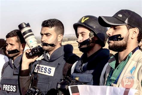 صحفيون بمؤسسات أجنبية يرفعون النقاب عن القيود المفروضة على الملف الفلسطيني