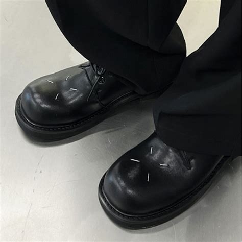 Black Xshape Stitch Cow Leather Loafers