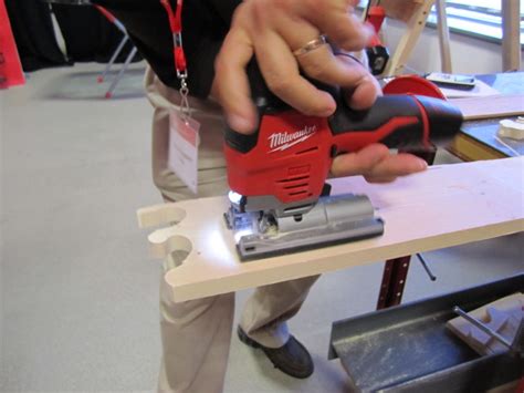 Milwaukee M12 Cordless Jig Saw Review