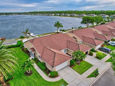 In Crown Pointe Naples Fl Real Estate Homes For Sale Zillow