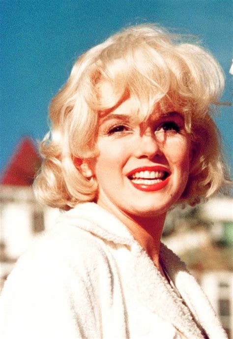 Five Marilyn Monroe Movies To Watch Right Now Life Love Lindsey