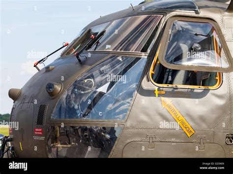 Sikorsky ch53 cockpit hi-res stock photography and images - Alamy