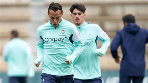 Se despide ante Barça Guardado aún entrena con Betis TUDN La Liga