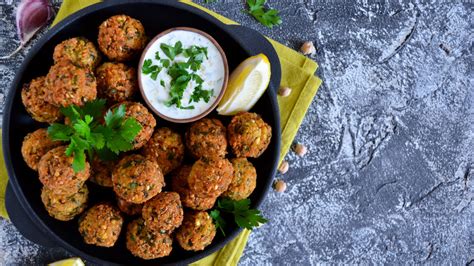 Expert Explains Why Falafels May Be The Perfect Veganuary Meal