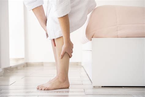 Managing Achy Joints at Home | Huntington Orthopedics