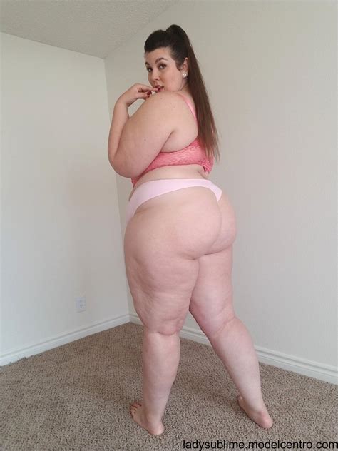 Amazing Fat Chick Gets Naked While Posing On The Floor 19 Photos