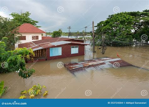 Casas Inundadas En Temporada De Lluvias Foto De Archivo Imagen De