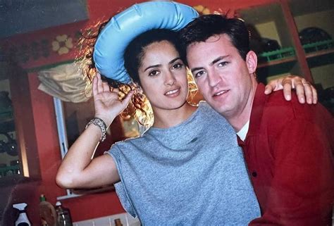 Salma Hayek lanzó un mensaje de despedida para Matthew Perry actor de